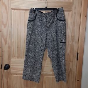 Weekends By Chico's animal print/speckled cropped pants size L 14 (2.5 chicos)